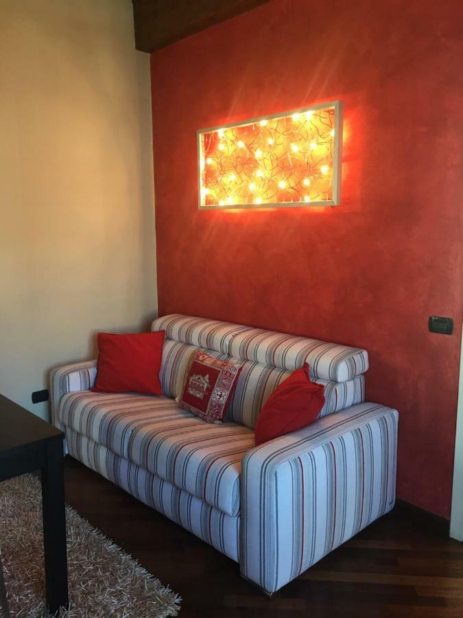 Feeling At Home - Varese Apartment Exterior foto